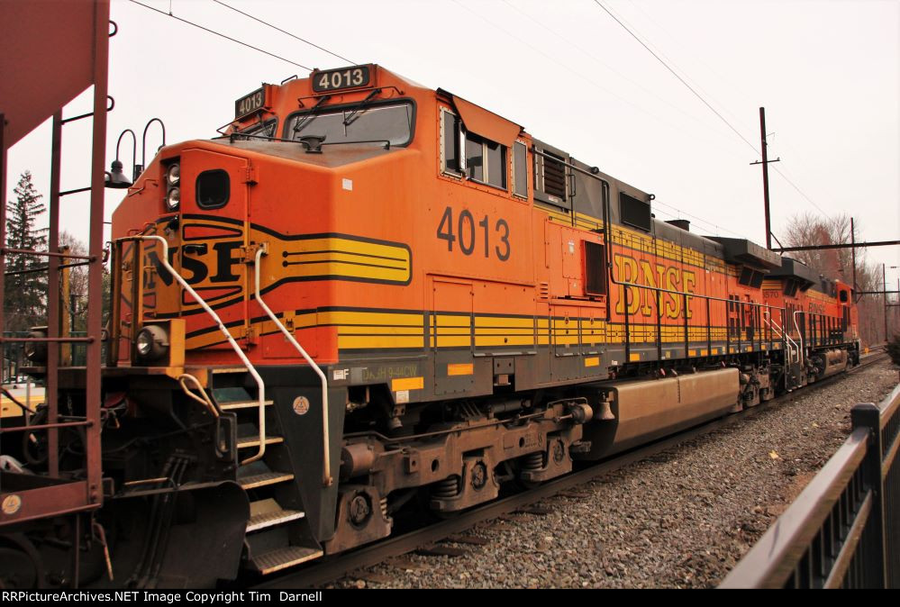 BNSF 4013 on K163